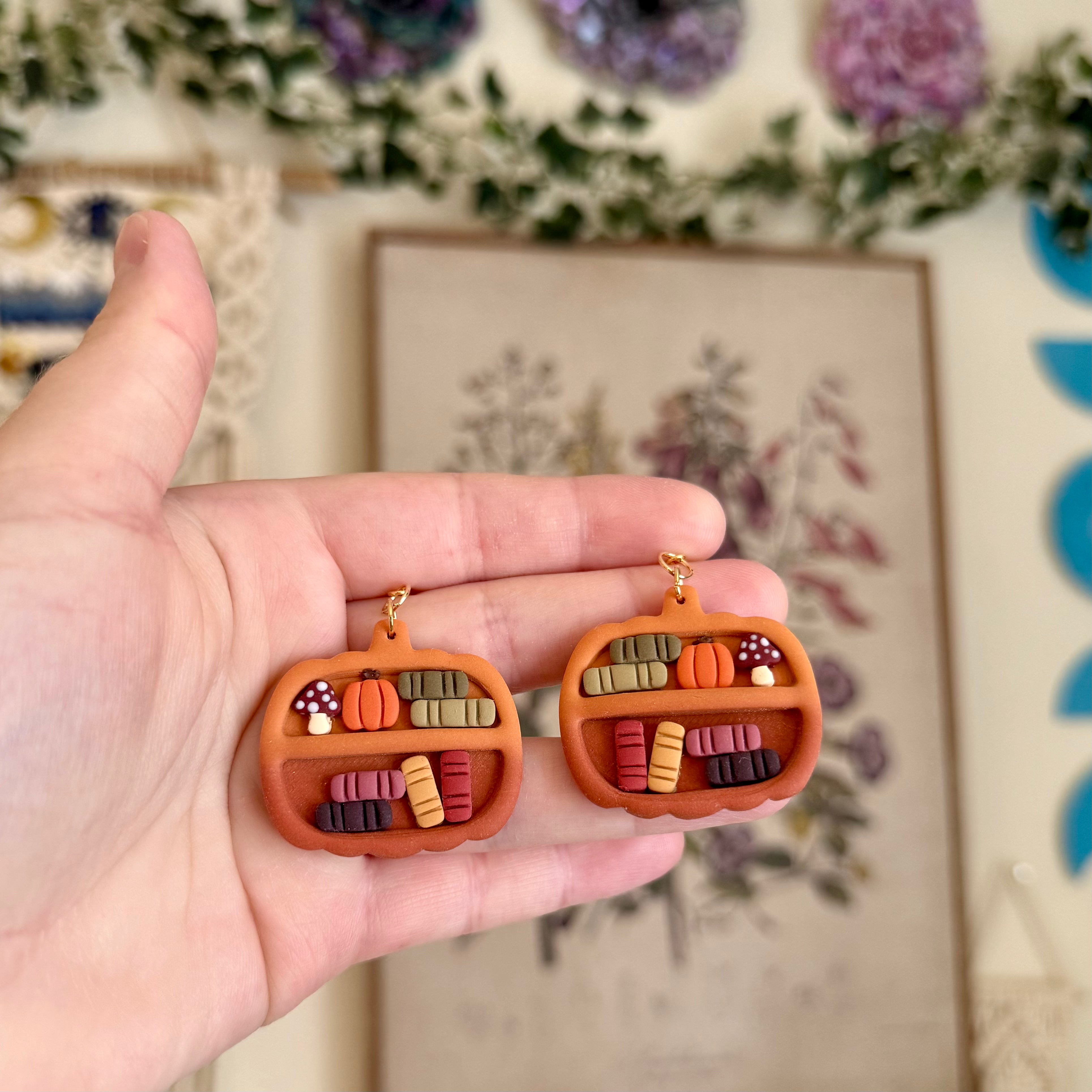 Pumpkin Bookshelves