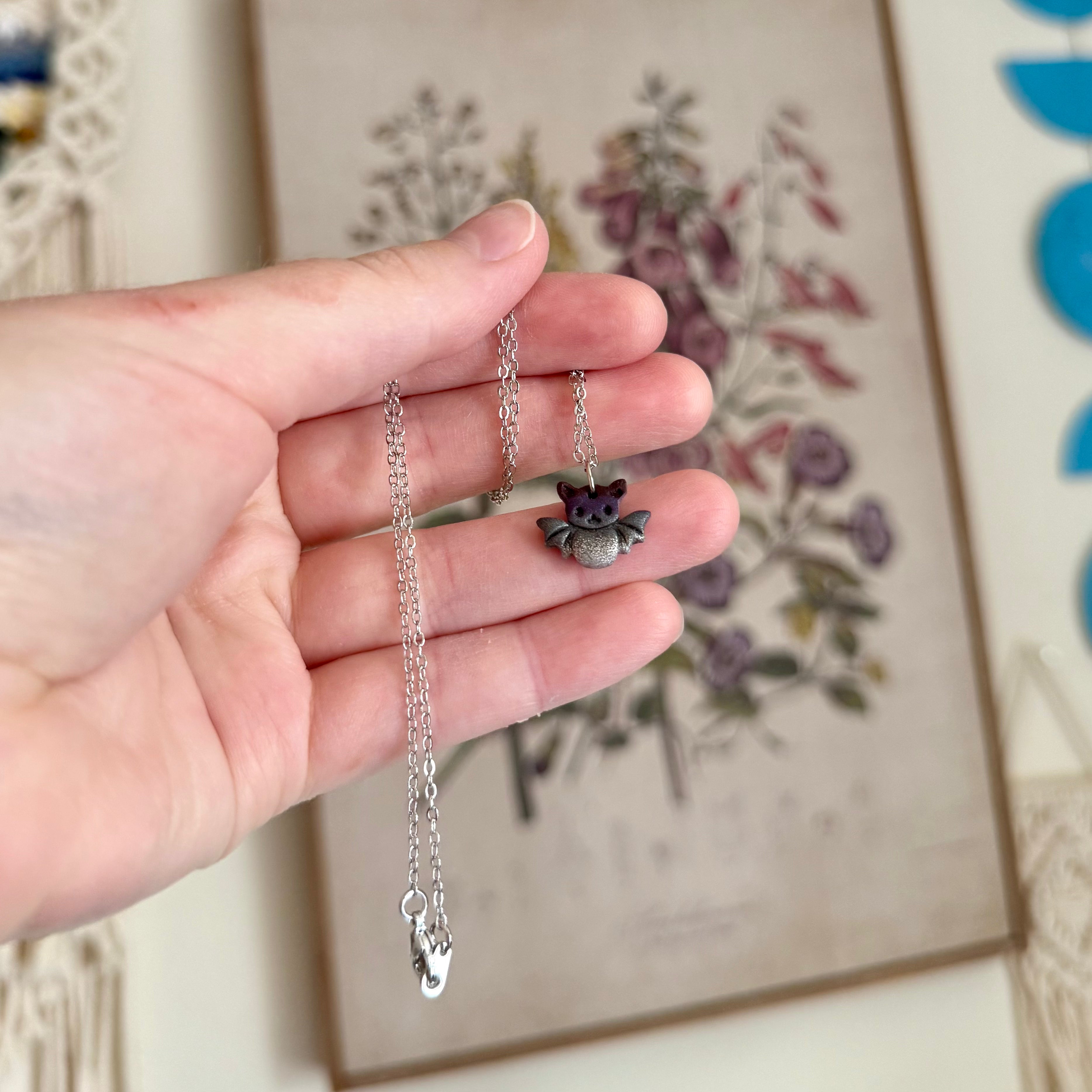 Stellaluna Necklace in Victorian Gothic