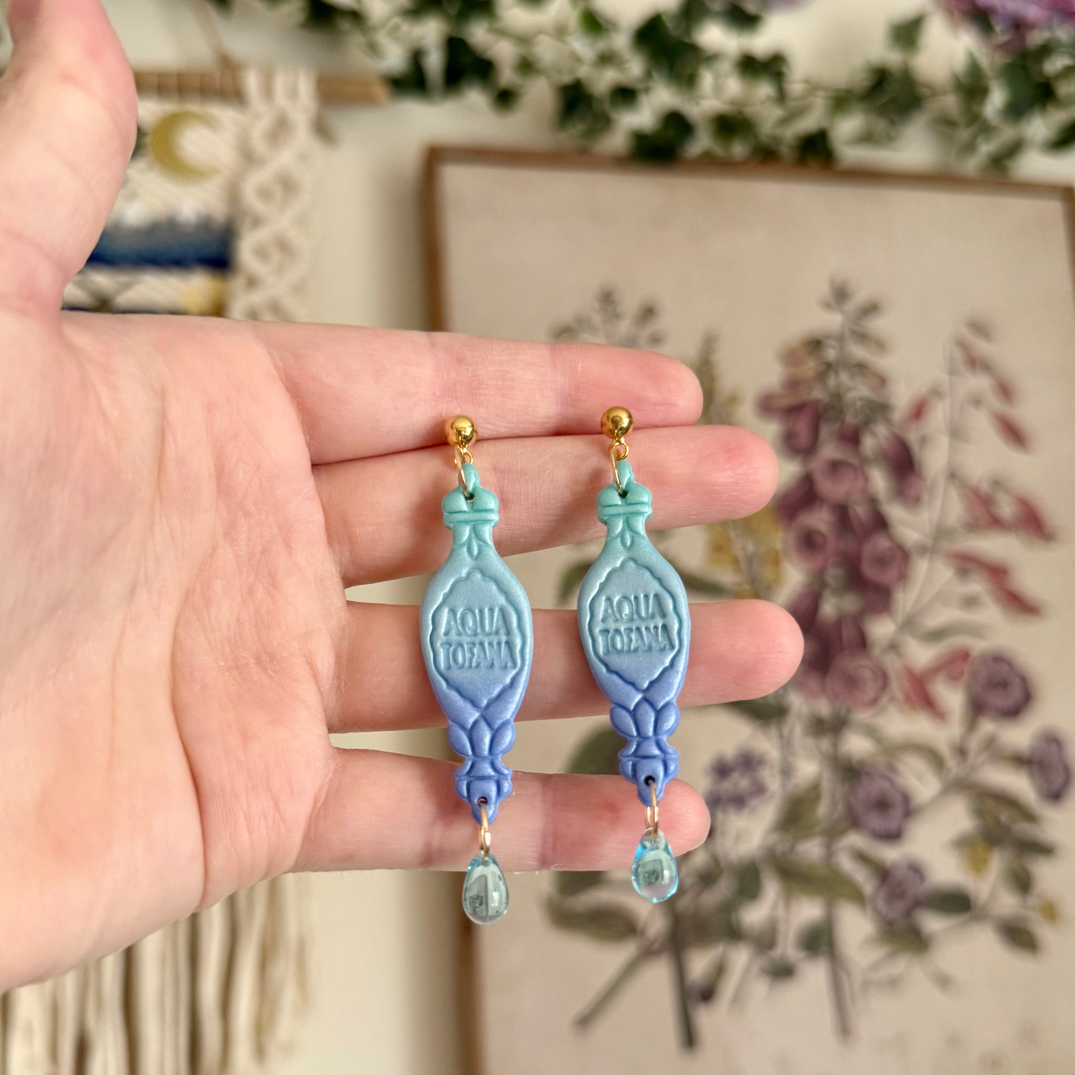 Aqua Tofana in Sinister Cerulean (Gold)