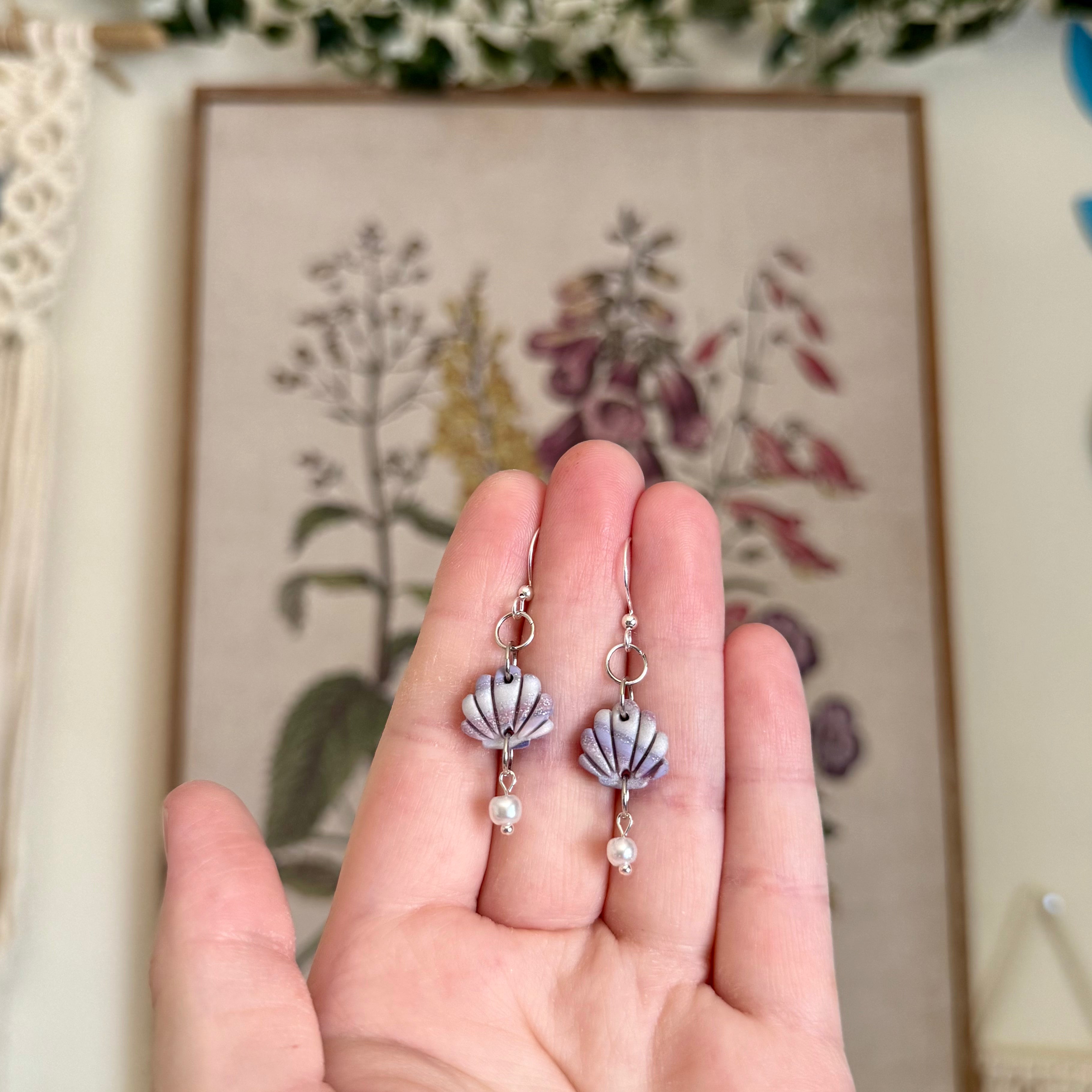 Pearl in Amethyst Aura